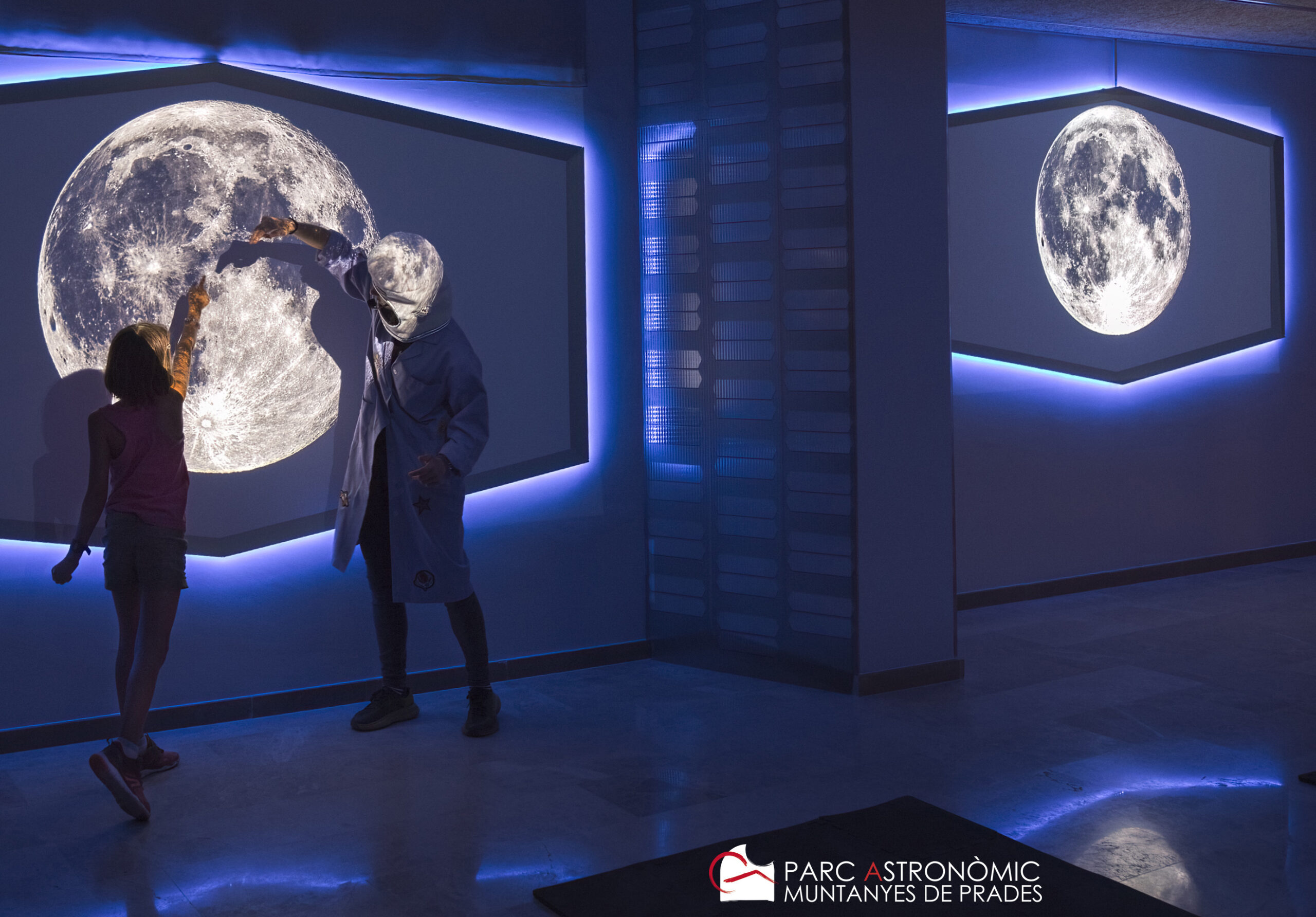 Dra i nena Parc Astronomic Muntanyes